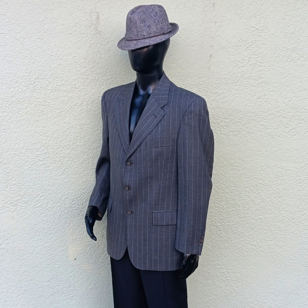 CLAIBORNE for FOLEY'S MEN'S VINTAGE GREY PIN-STRIPED PURE WOOL (3) BUTTON BLAZER